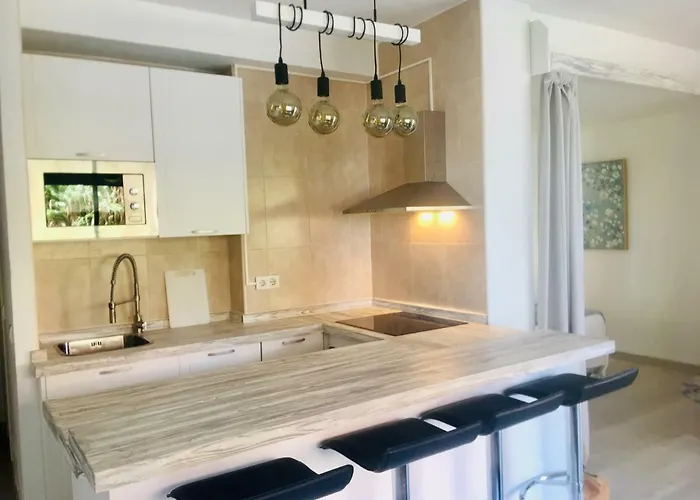 Apto En El Centro, Junto A La Playa, * Marbella