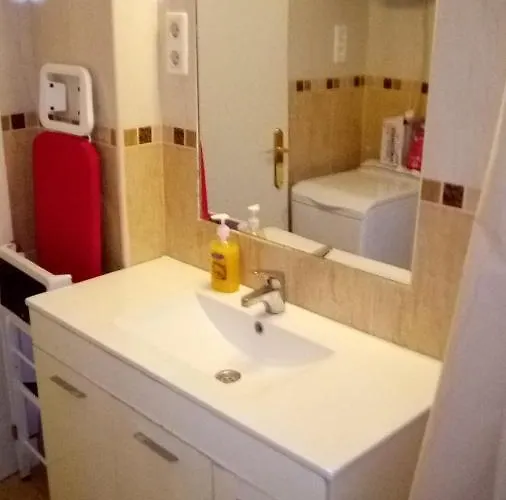 Apto En El Centro, Junto A La Playa, *