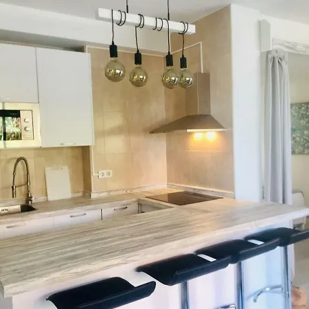 Apto En El Centro, Junto A La Playa, * מארבלה